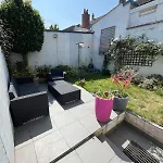La De - Maison 3 & Jardin A 2 Pas De La