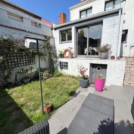 펜션 La De - Maison 3 & Jardin A 2 Pas De La *